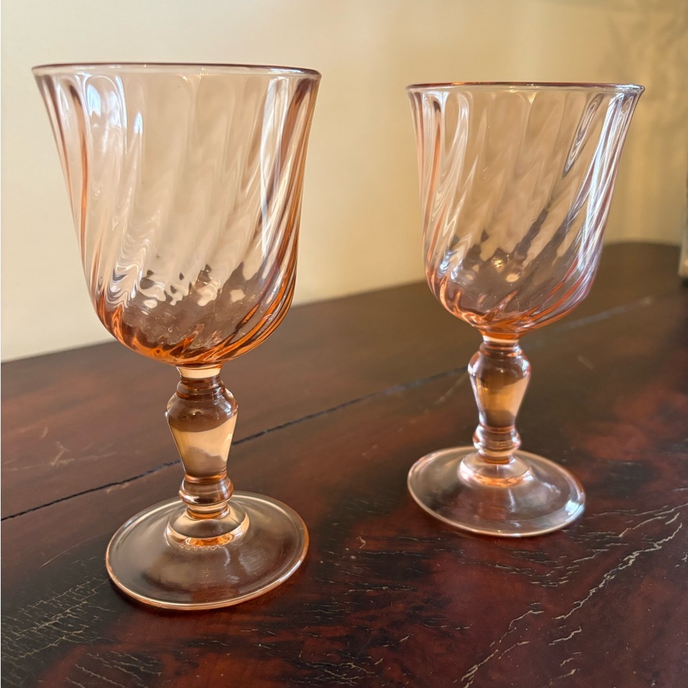 vintage Arcoroc "Rosaline" pink swirl wine glasses, the optic swirl pattern .